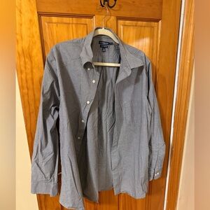 Mens Croft & Barrow Grey plaid button down shirt size 18
Slim fit